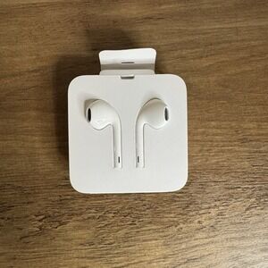 Apple EarPods Lightning Connector Wired Earbuds OEM iPhone Headphones New